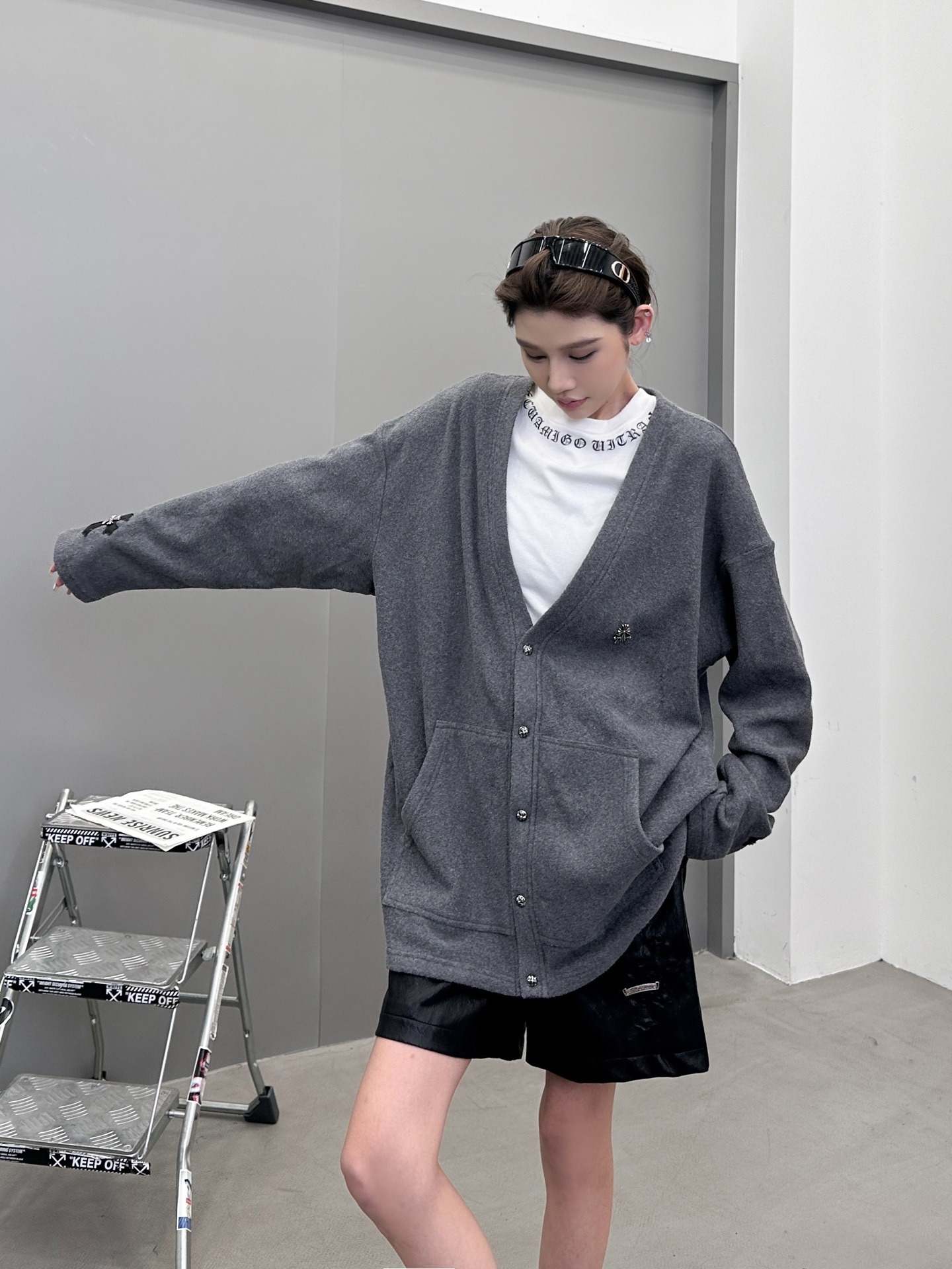 克罗心 ｜ 新款开衫，全身多处切皮手工刺绣十字标，进口羊毛混纺面料，男女同款，尺码sml