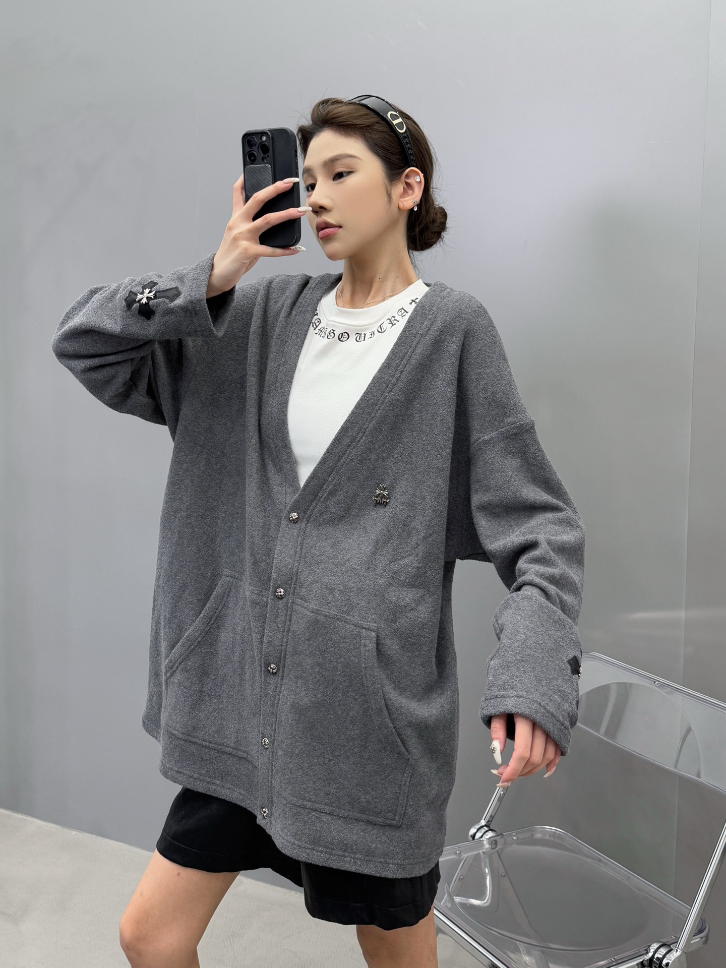 克罗心 ｜ 新款开衫，全身多处切皮手工刺绣十字标，进口羊毛混纺面料，男女同款，尺码sml