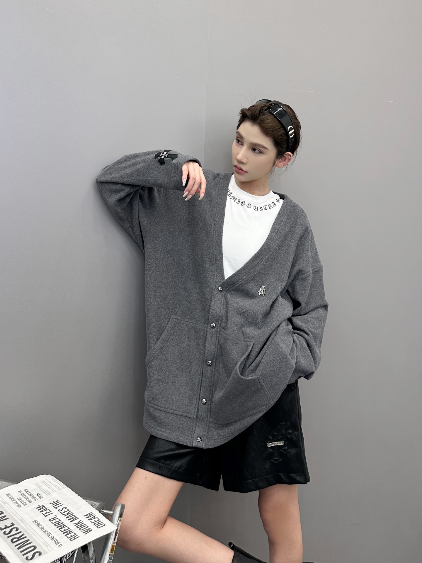 克罗心 ｜ 新款开衫，全身多处切皮手工刺绣十字标，进口羊毛混纺面料，男女同款，尺码sml