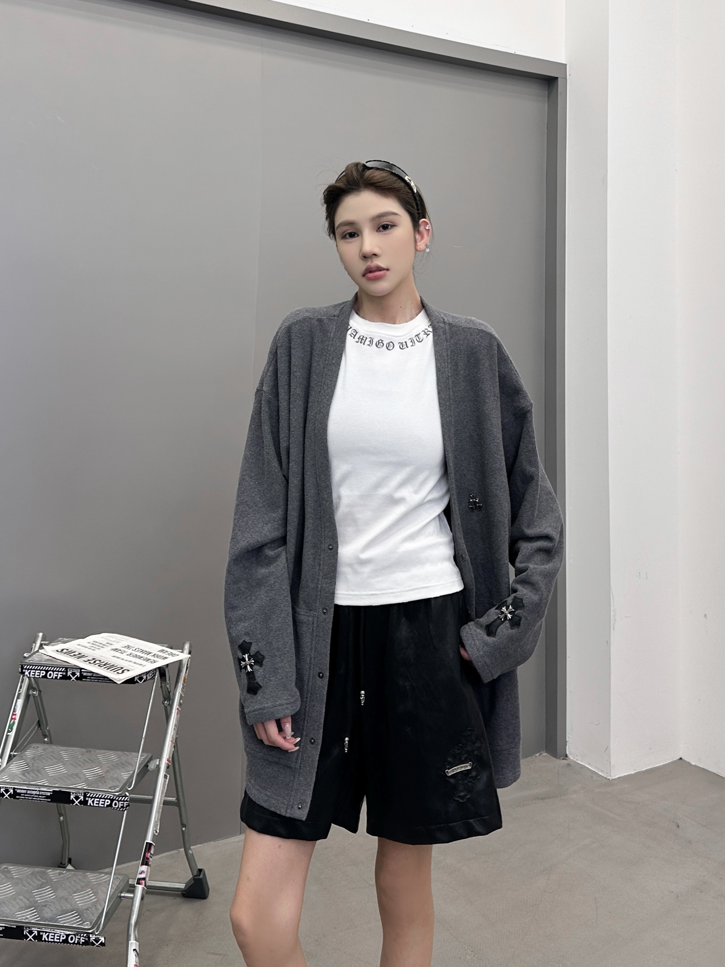 克罗心 ｜ 新款开衫，全身多处切皮手工刺绣十字标，进口羊毛混纺面料，男女同款，尺码sml