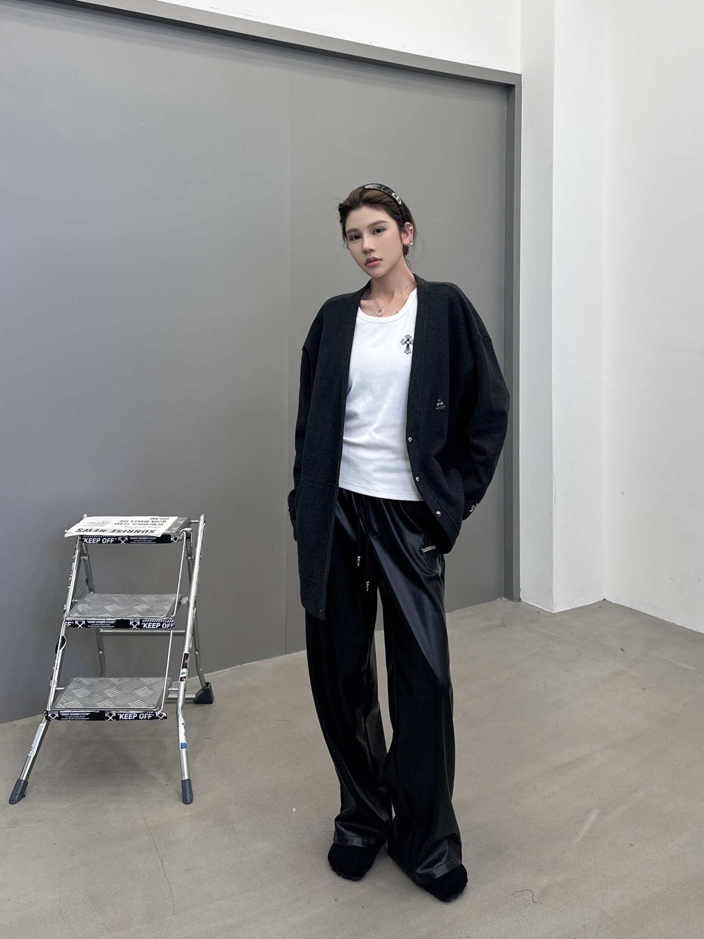 克罗心 ｜ 新款开衫，全身多处切皮手工刺绣十字标，进口羊毛混纺面料，男女同款，尺码sml