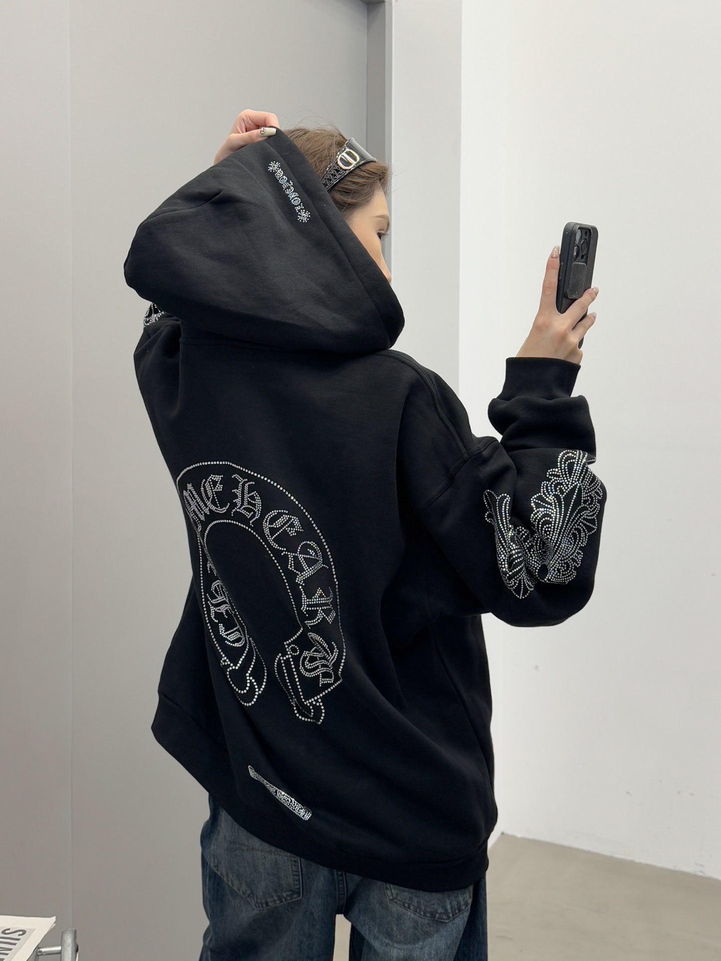 克罗心 ｜ 新款卫衣开衫，成衣洗水烫钻工艺，休闲时尚男女同款，尺码sml