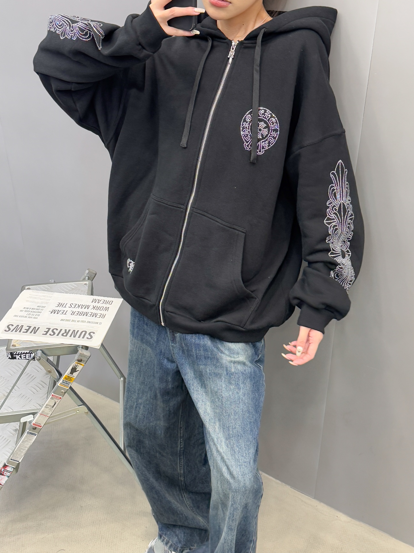 克罗心 ｜ 新款卫衣开衫，成衣洗水烫钻工艺，休闲时尚男女同款，尺码sml