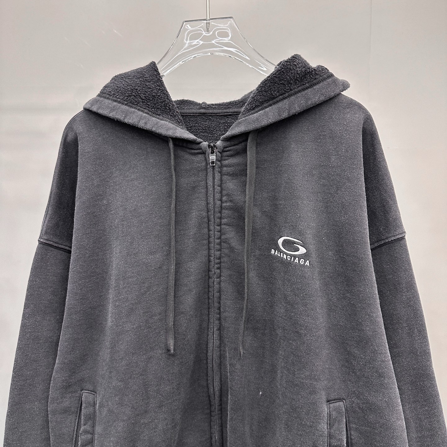 巴黎 ｜ 新款卫衣开衫，成衣洗水炒色吊磨工艺加经典刺绣标，男女同款，尺码sml