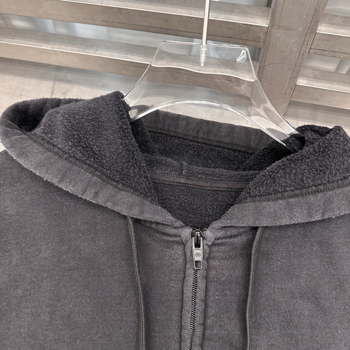 巴黎 ｜ 新款卫衣开衫，成衣洗水炒色吊磨工艺加经典刺绣标，男女同款，尺码sml