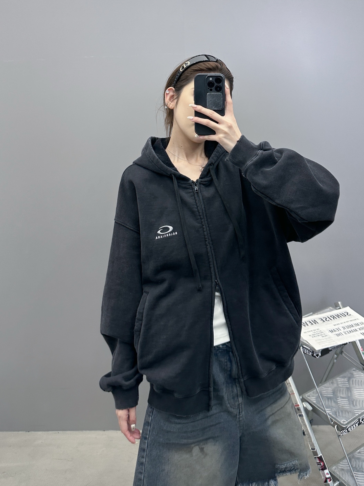 巴黎 ｜ 新款卫衣开衫，成衣洗水炒色吊磨工艺加经典刺绣标，男女同款，尺码sml