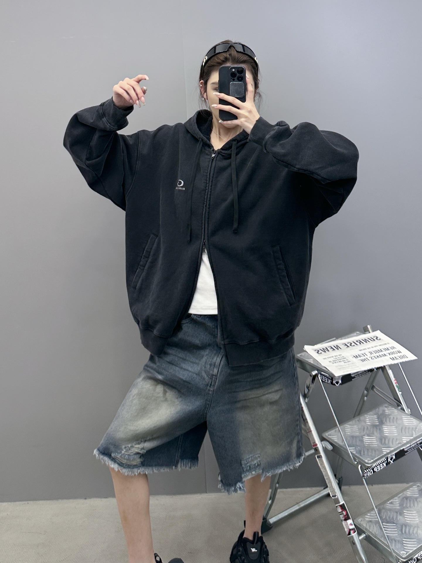 巴黎 ｜ 新款卫衣开衫，成衣洗水炒色吊磨工艺加经典刺绣标，男女同款，尺码sml