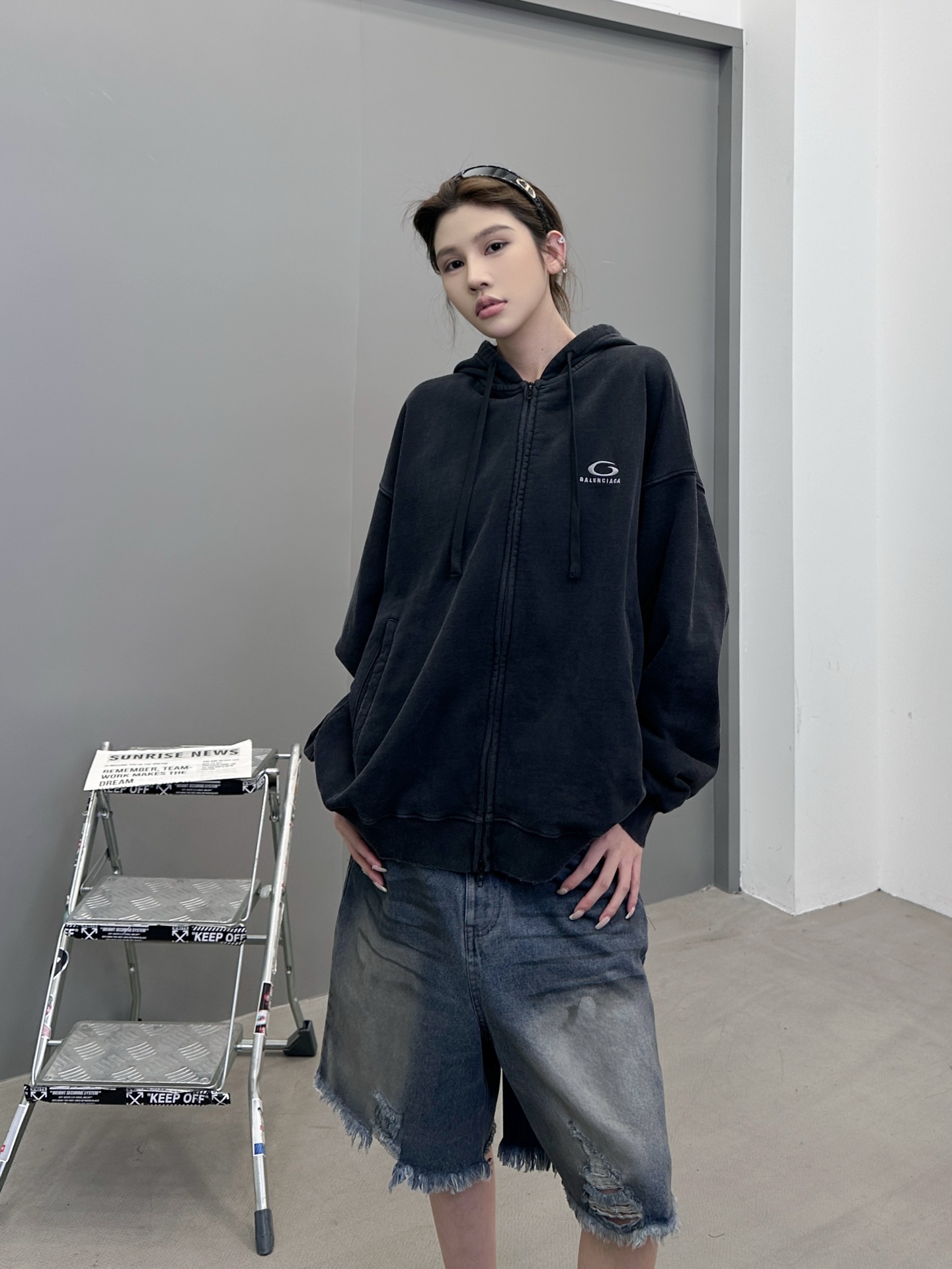 巴黎 ｜ 新款卫衣开衫，成衣洗水炒色吊磨工艺加经典刺绣标，男女同款，尺码sml