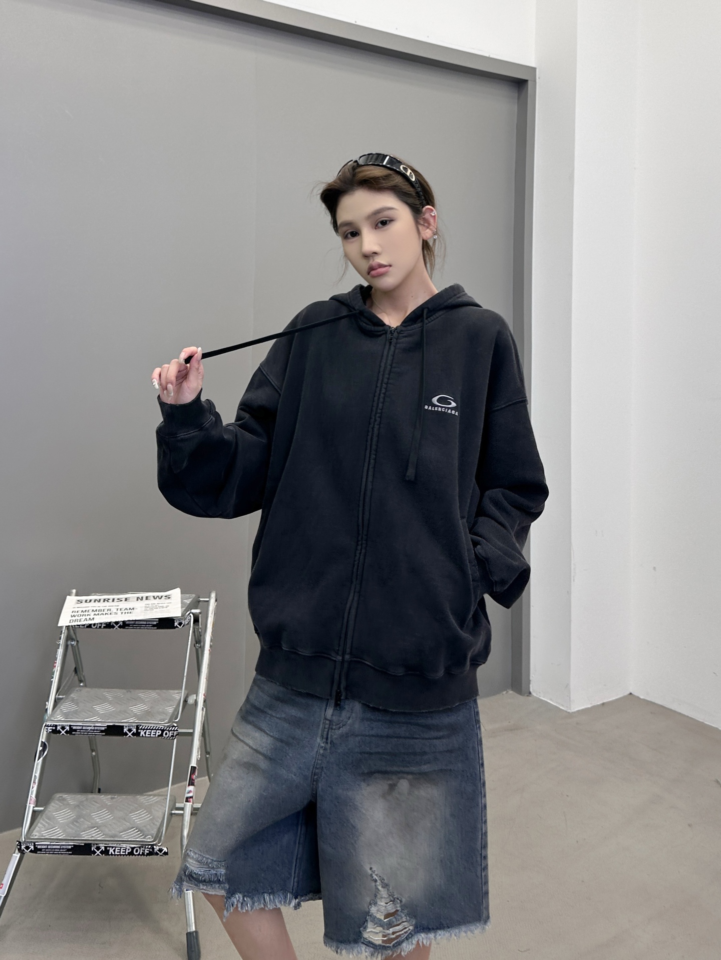 巴黎 ｜ 新款卫衣开衫，成衣洗水炒色吊磨工艺加经典刺绣标，男女同款，尺码sml