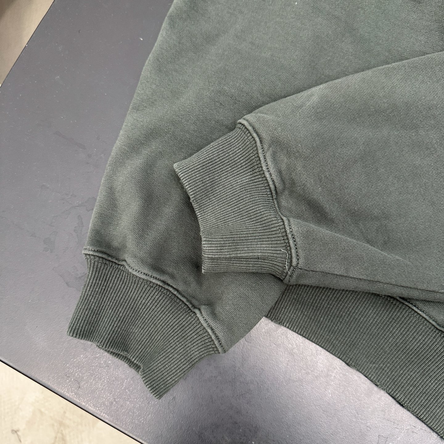 巴黎 ｜ 新款卫衣开衫，成衣洗水炒色吊磨工艺加经典刺绣标，男女同款，尺码sml