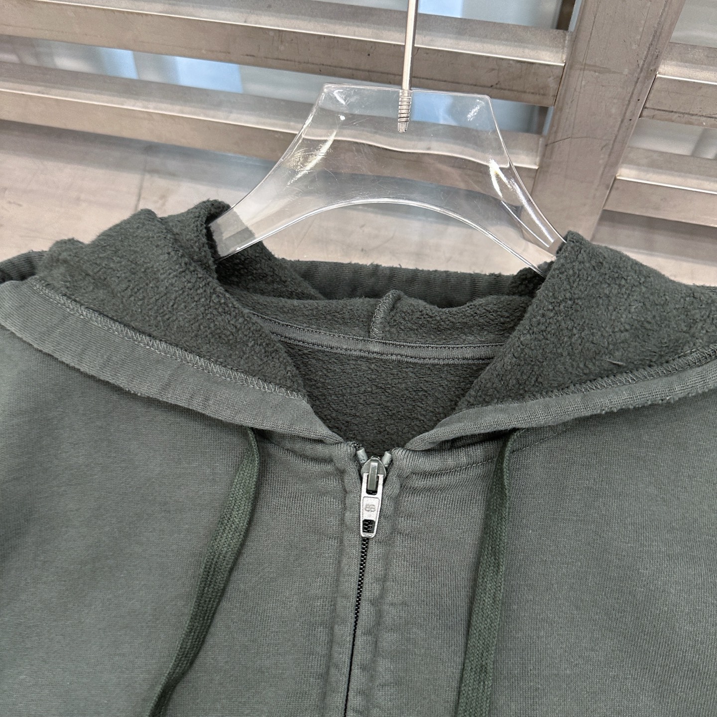 巴黎 ｜ 新款卫衣开衫，成衣洗水炒色吊磨工艺加经典刺绣标，男女同款，尺码sml