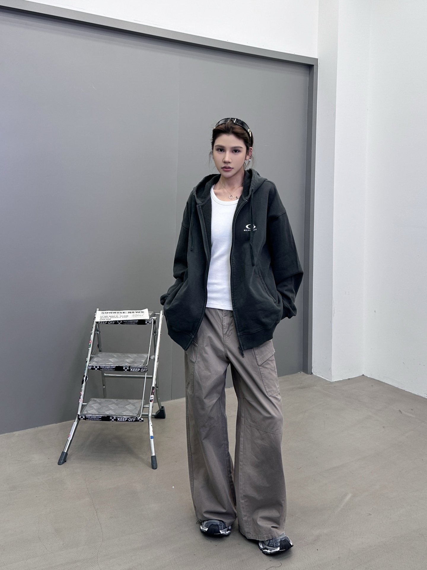 巴黎 ｜ 新款卫衣开衫，成衣洗水炒色吊磨工艺加经典刺绣标，男女同款，尺码sml