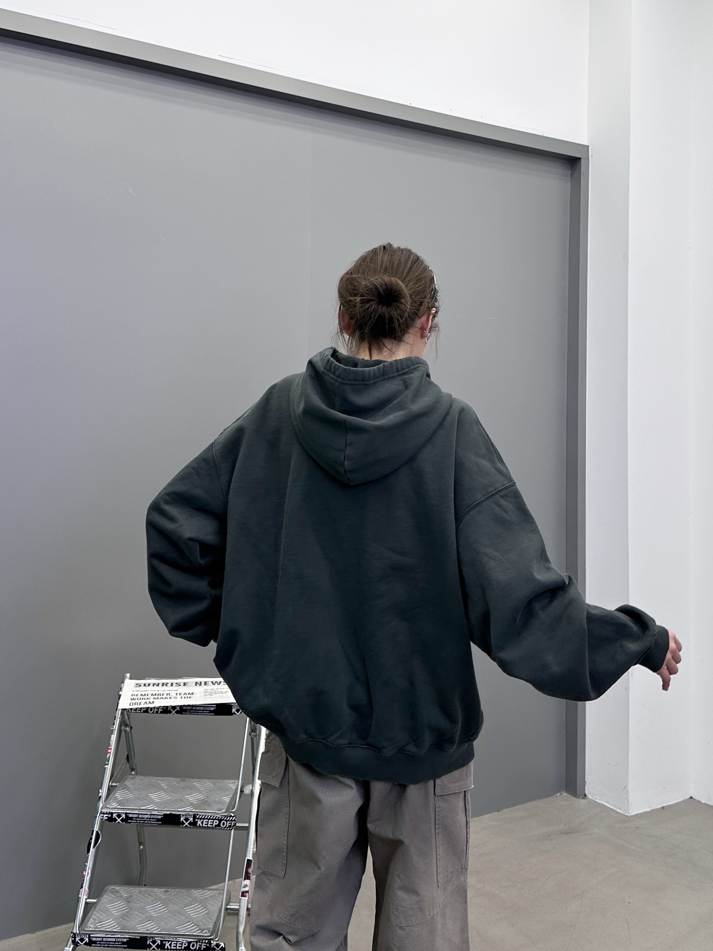 巴黎 ｜ 新款卫衣开衫，成衣洗水炒色吊磨工艺加经典刺绣标，男女同款，尺码sml