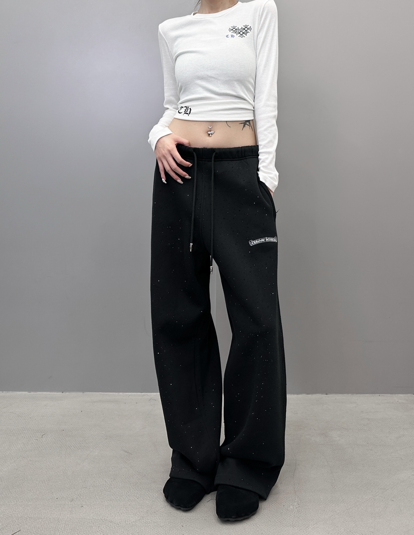 克罗心 ｜ 新款卫裤，经典硅胶闪粉印花标，全身烫钻工艺，休闲时尚，尺码sml