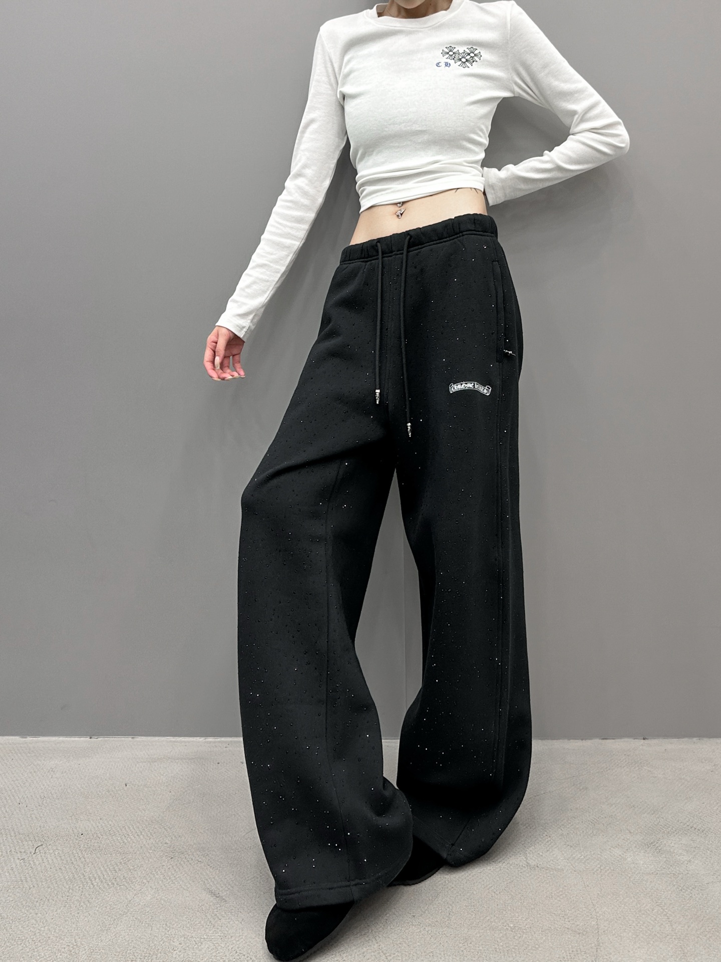 克罗心 ｜ 新款卫裤，经典硅胶闪粉印花标，全身烫钻工艺，休闲时尚，尺码sml