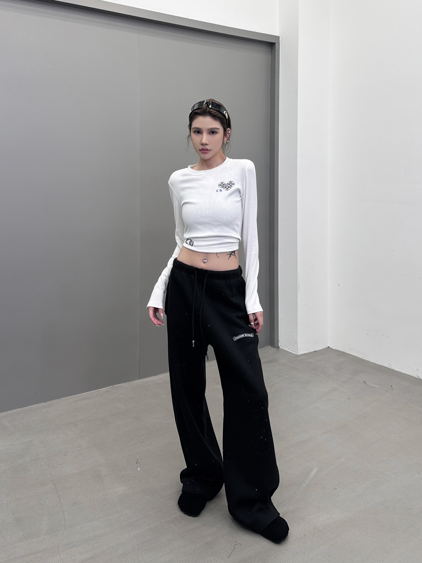 克罗心 ｜ 新款卫裤，经典硅胶闪粉印花标，全身烫钻工艺，休闲时尚，尺码sml