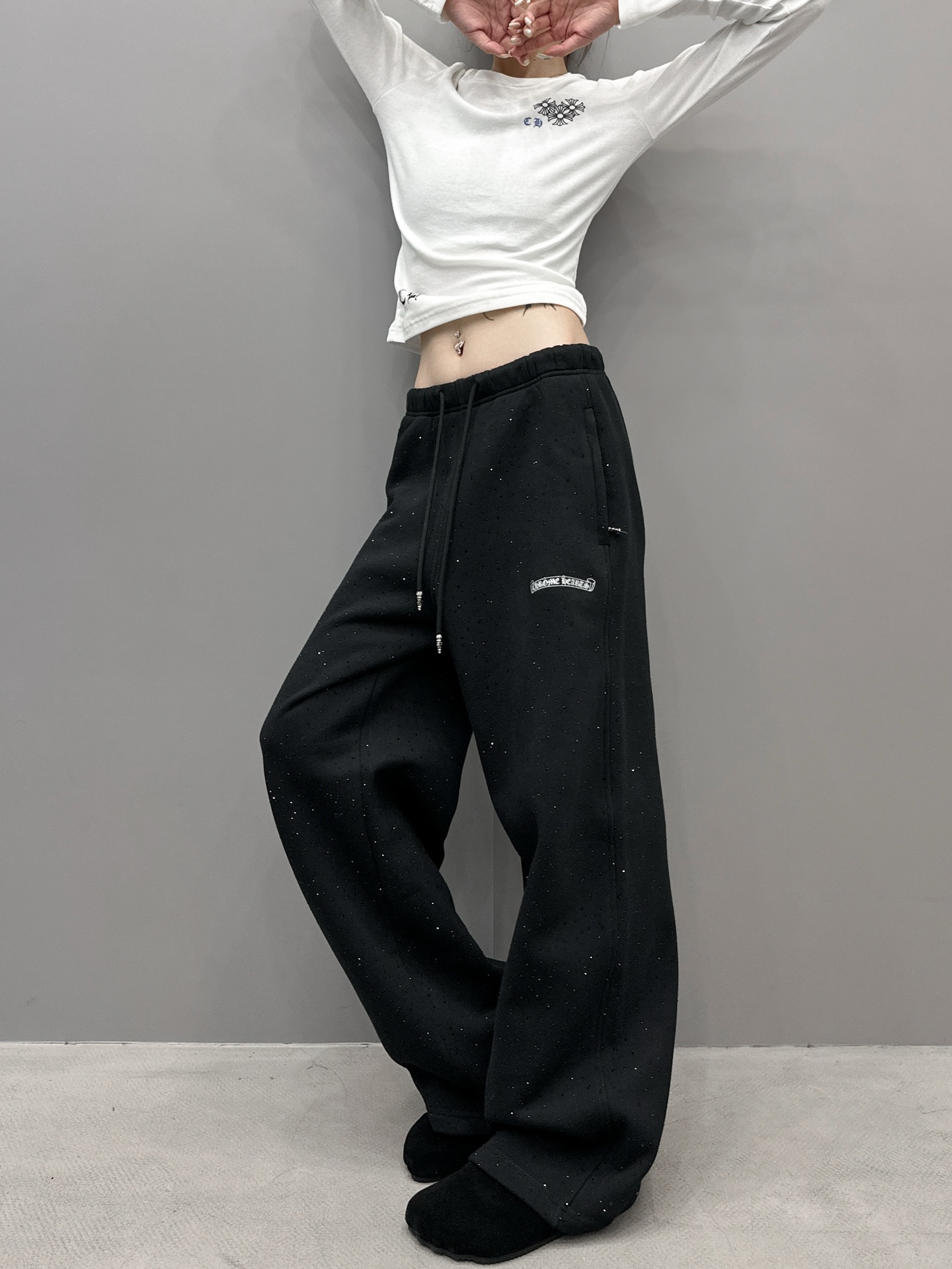 克罗心 ｜ 新款卫裤，经典硅胶闪粉印花标，全身烫钻工艺，休闲时尚，尺码sml