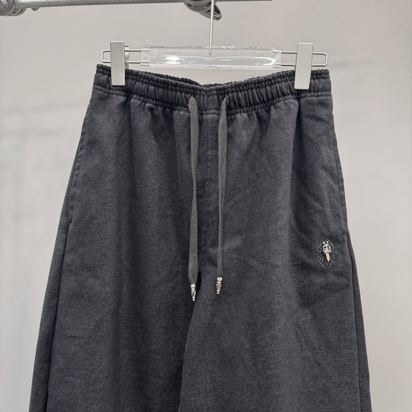 克罗心 ｜ 新款休闲裤，成衣洗水加软工艺，经典刺绣标，特殊加绒混纺面料，男女同款，尺码sml