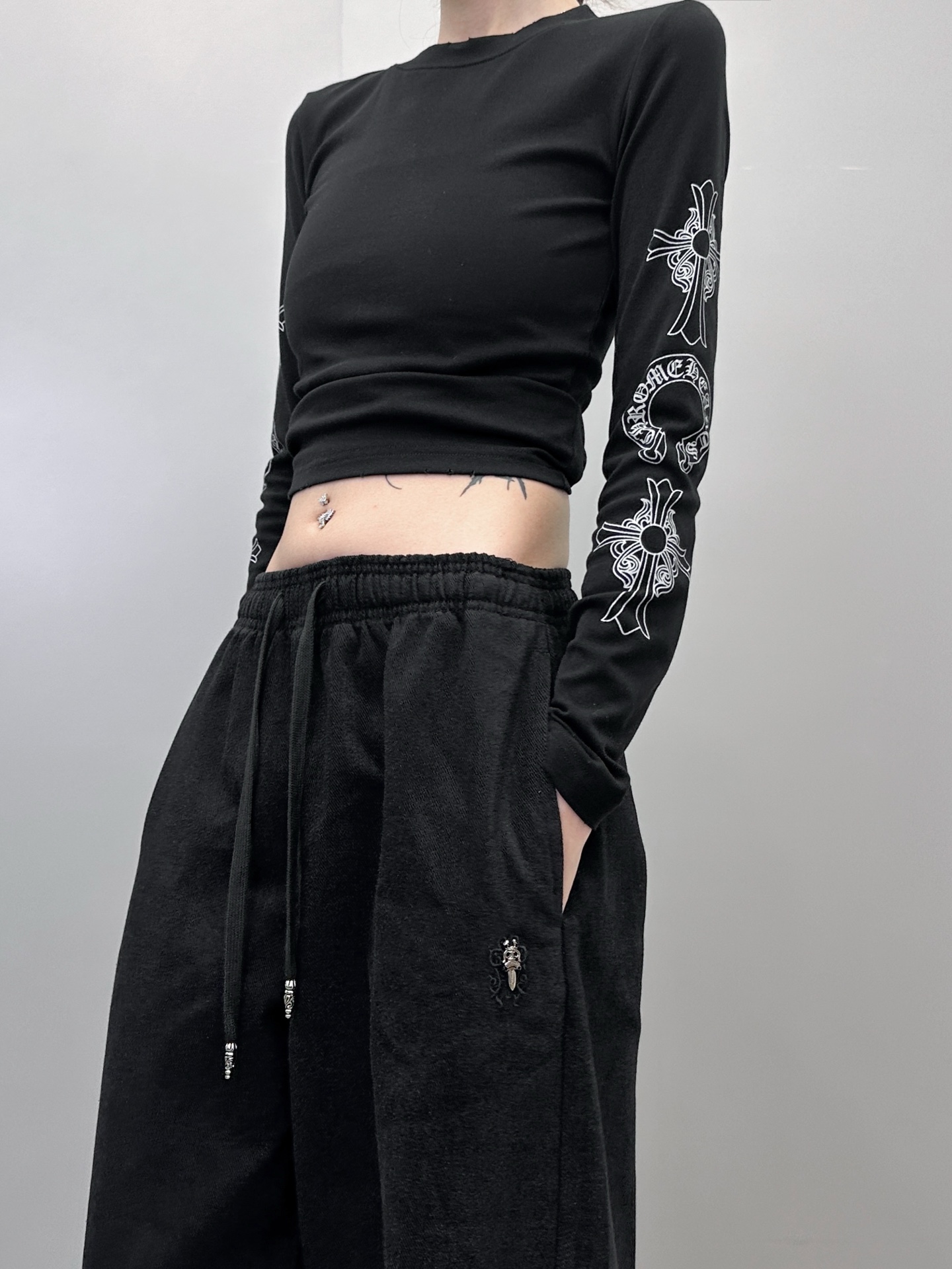 克罗心 ｜ 新款休闲裤，成衣洗水加软工艺，经典刺绣标，特殊加绒混纺面料，男女同款，尺码sml