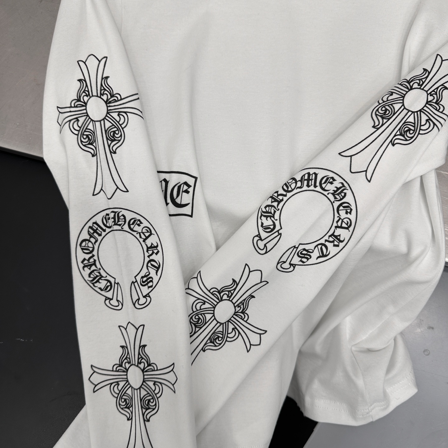 克罗心 ｜ 新款长袖打底，成衣洗水吊磨工艺加4处印花，休闲时尚，尺码sml