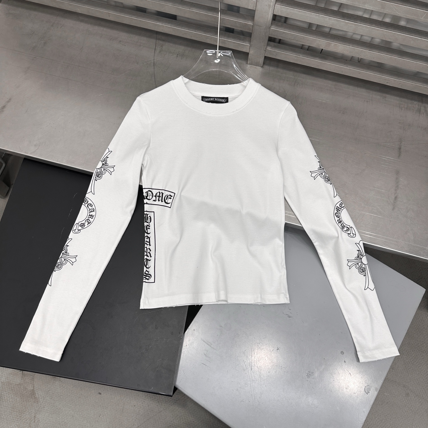 克罗心 ｜ 新款长袖打底，成衣洗水吊磨工艺加4处印花，休闲时尚，尺码sml