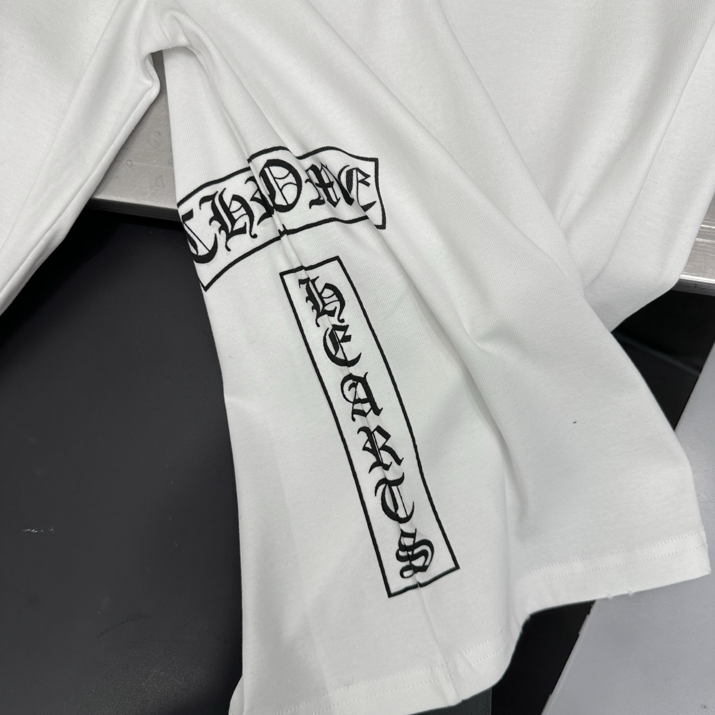 克罗心 ｜ 新款长袖打底，成衣洗水吊磨工艺加4处印花，休闲时尚，尺码sml