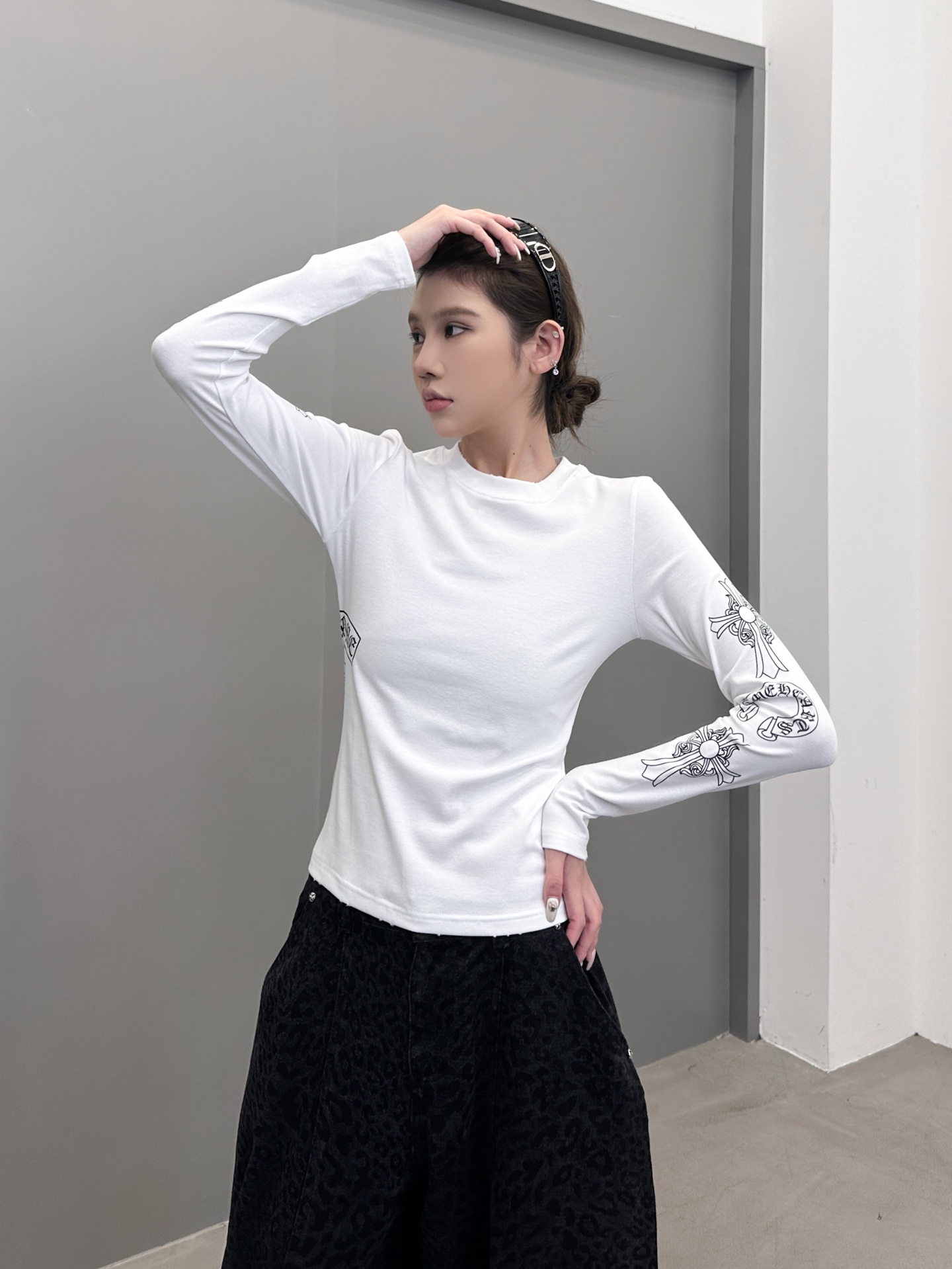 克罗心 ｜ 新款长袖打底，成衣洗水吊磨工艺加4处印花，休闲时尚，尺码sml