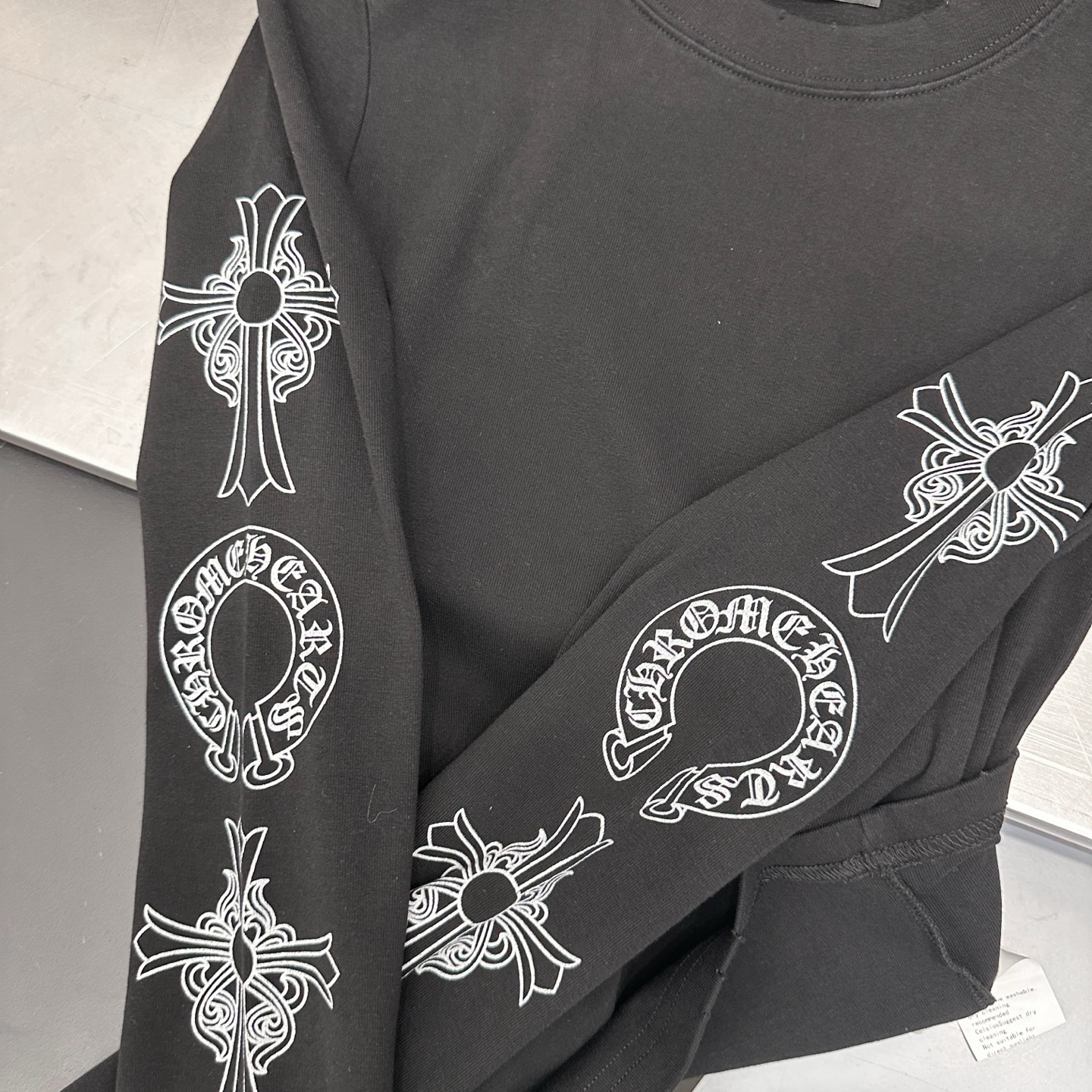 克罗心 ｜ 新款长袖打底，成衣洗水吊磨工艺加4处印花，休闲时尚，尺码sml