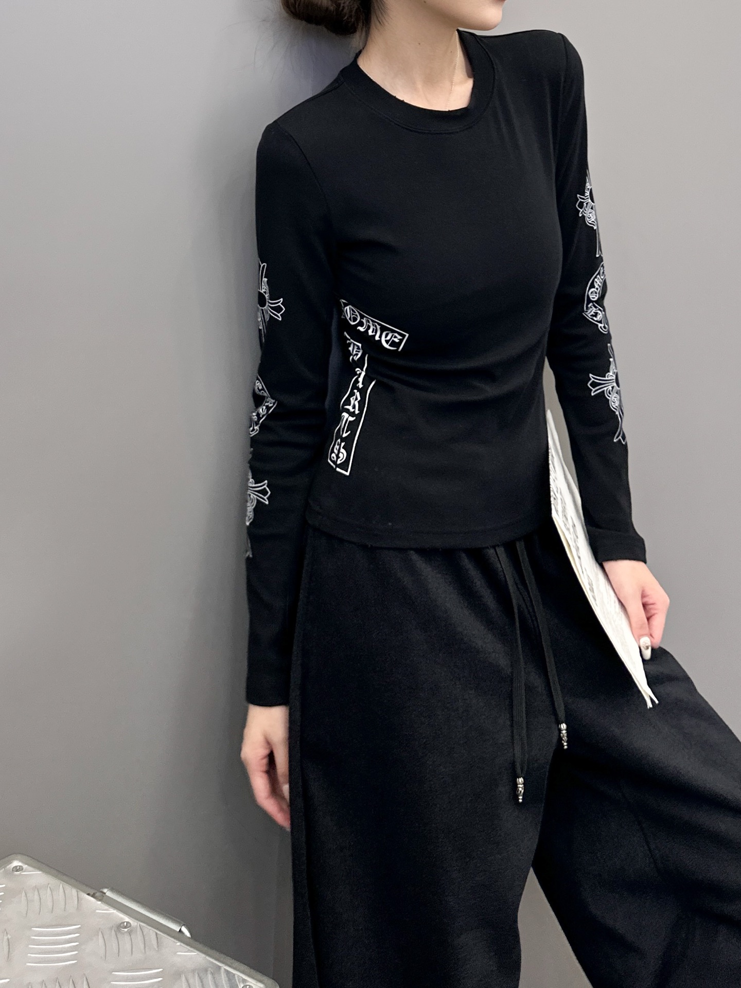 克罗心 ｜ 新款长袖打底，成衣洗水吊磨工艺加4处印花，休闲时尚，尺码sml