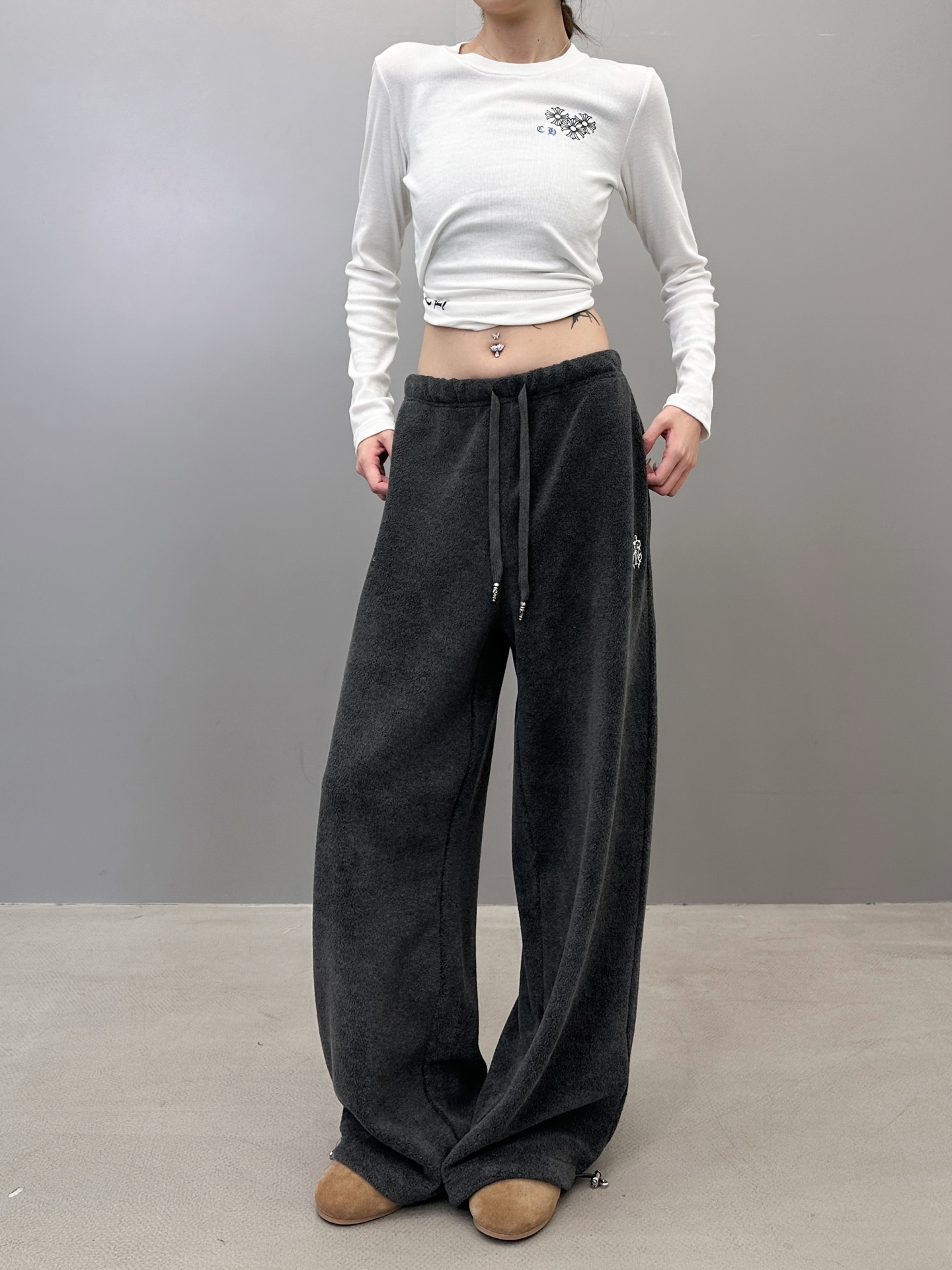 克罗心 ｜ 新款休闲裤，经典刺绣标，高密保暖摇粒绒面料，时尚休闲版型，男女同款，尺码sml