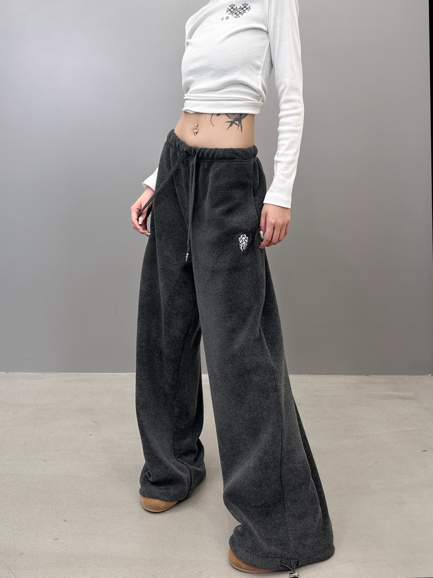 克罗心 ｜ 新款休闲裤，经典刺绣标，高密保暖摇粒绒面料，时尚休闲版型，男女同款，尺码sml