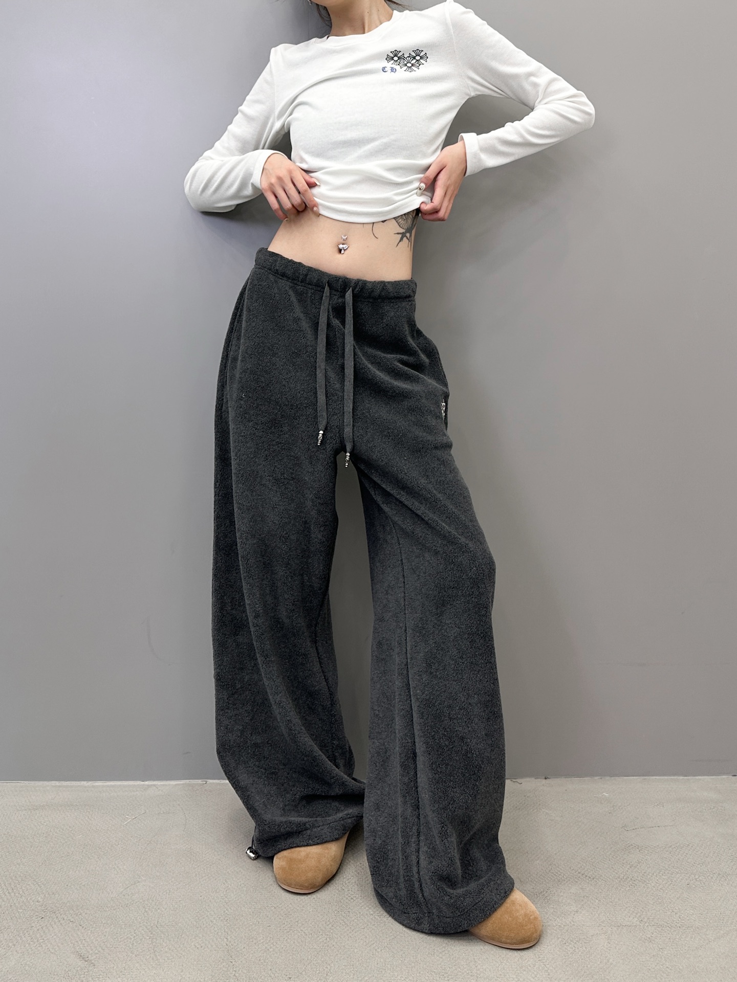 克罗心 ｜ 新款休闲裤，经典刺绣标，高密保暖摇粒绒面料，时尚休闲版型，男女同款，尺码sml