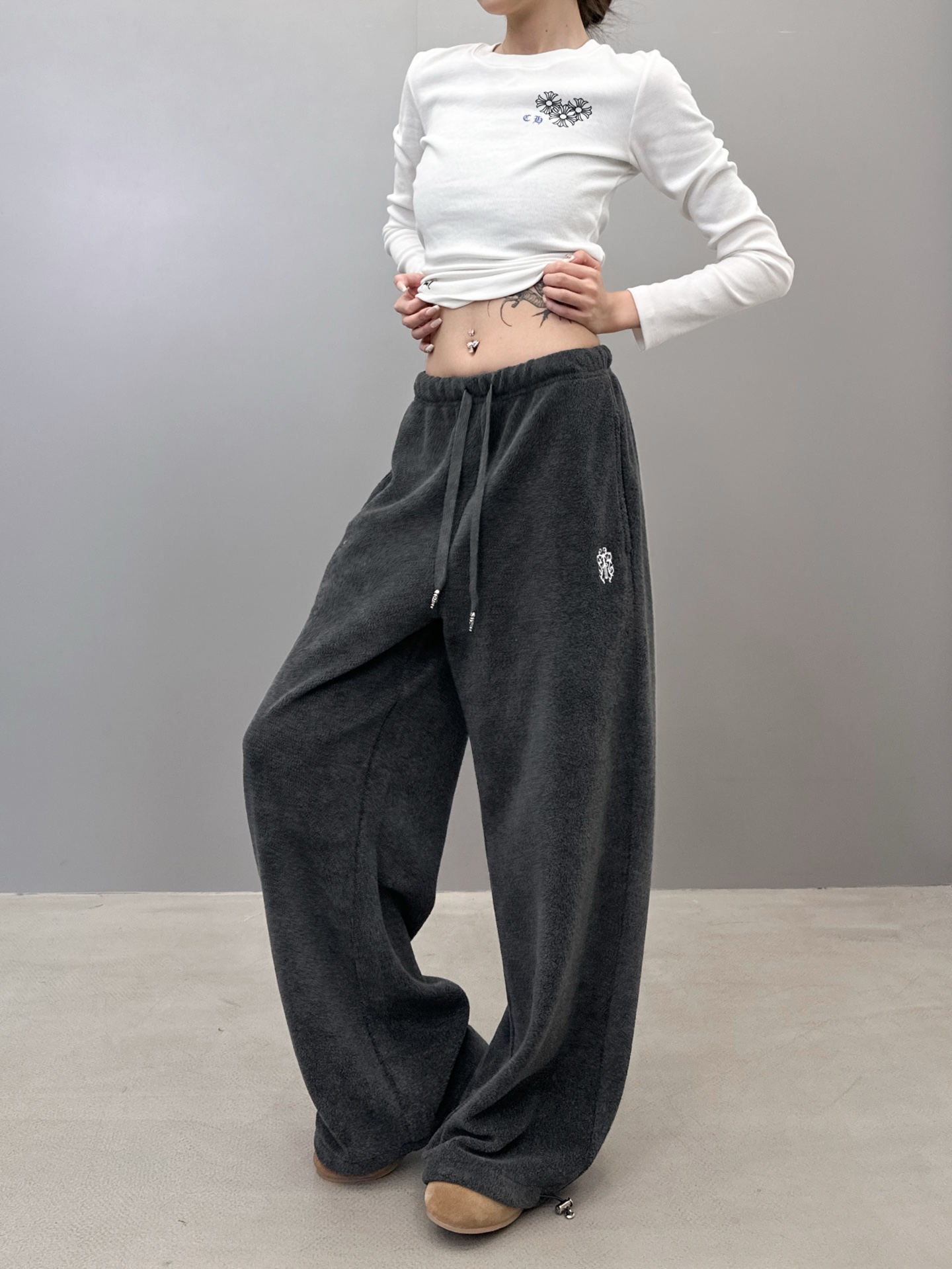 克罗心 ｜ 新款休闲裤，经典刺绣标，高密保暖摇粒绒面料，时尚休闲版型，男女同款，尺码sml