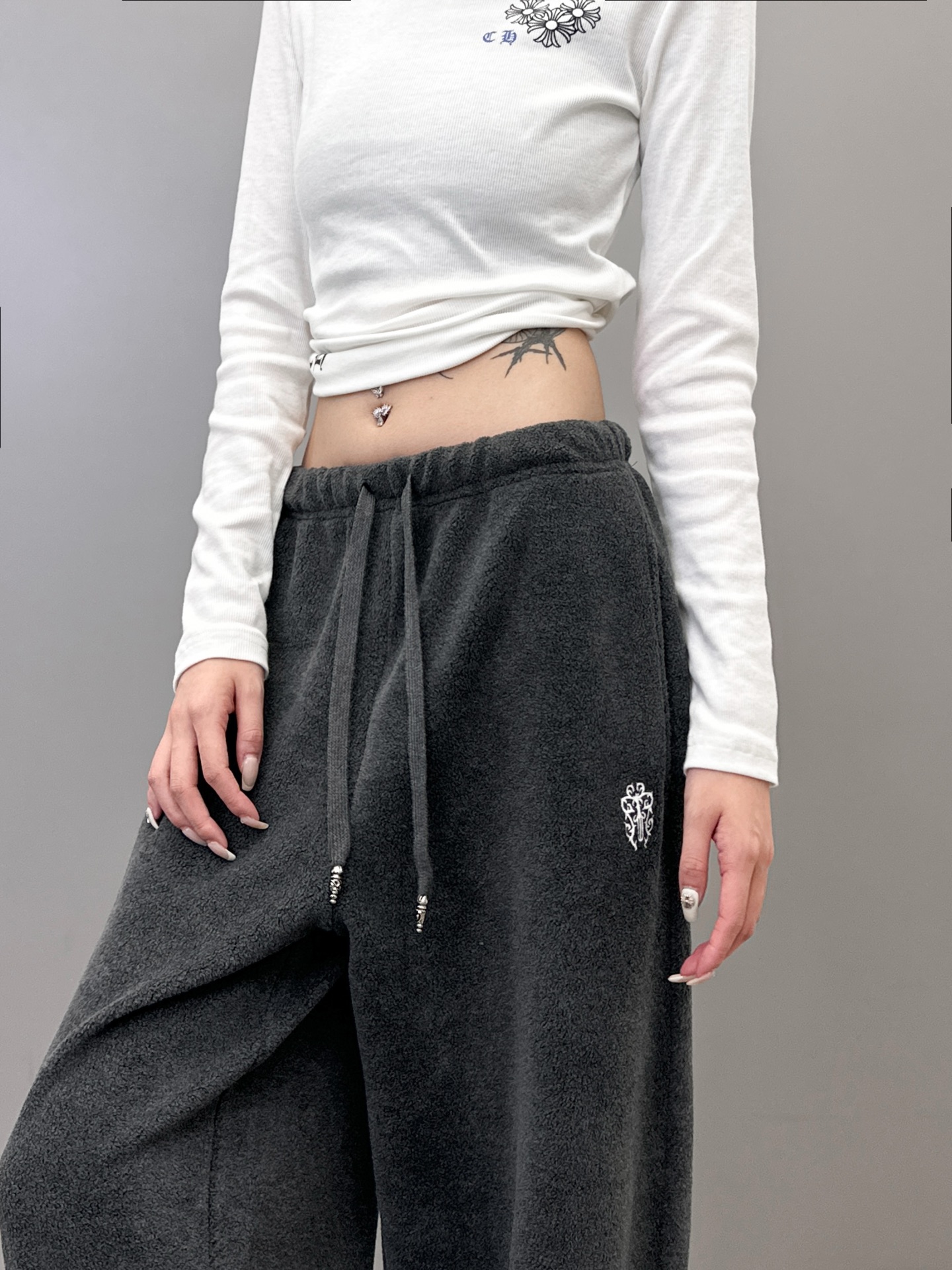 克罗心 ｜ 新款休闲裤，经典刺绣标，高密保暖摇粒绒面料，时尚休闲版型，男女同款，尺码sml