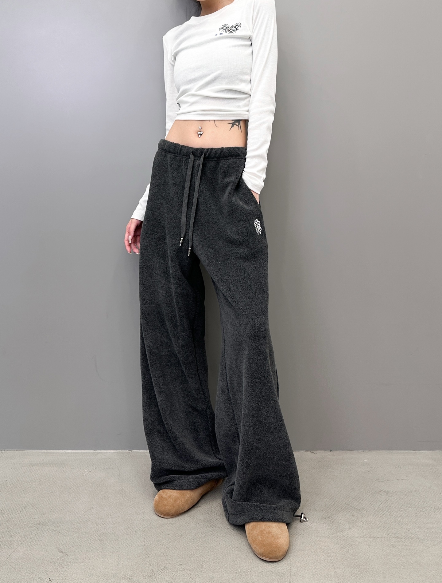 克罗心 ｜ 新款休闲裤，经典刺绣标，高密保暖摇粒绒面料，时尚休闲版型，男女同款，尺码sml