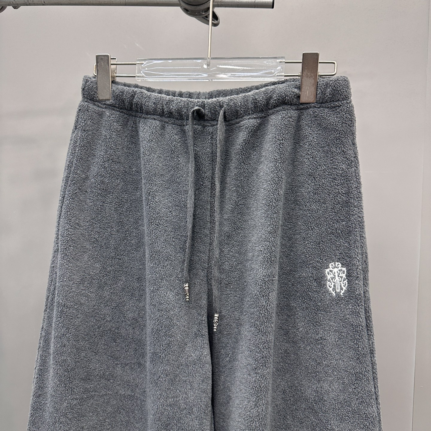 克罗心 ｜ 新款休闲裤，经典刺绣标，高密保暖摇粒绒面料，时尚休闲版型，男女同款，尺码sml