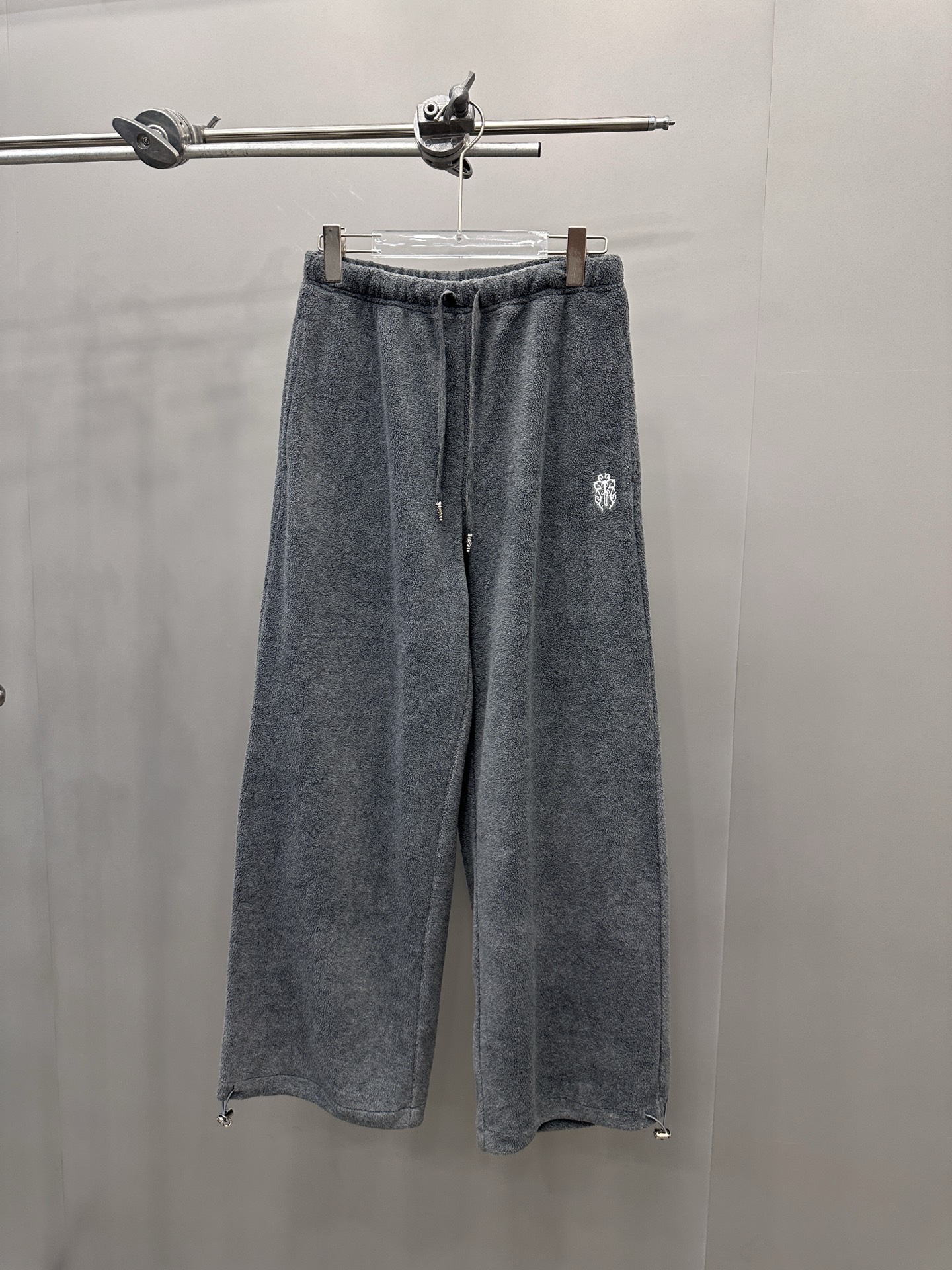 克罗心 ｜ 新款休闲裤，经典刺绣标，高密保暖摇粒绒面料，时尚休闲版型，男女同款，尺码sml