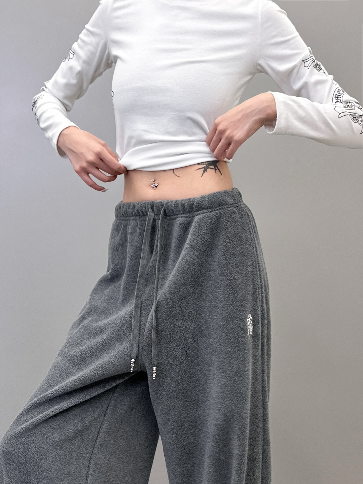 克罗心 ｜ 新款休闲裤，经典刺绣标，高密保暖摇粒绒面料，时尚休闲版型，男女同款，尺码sml