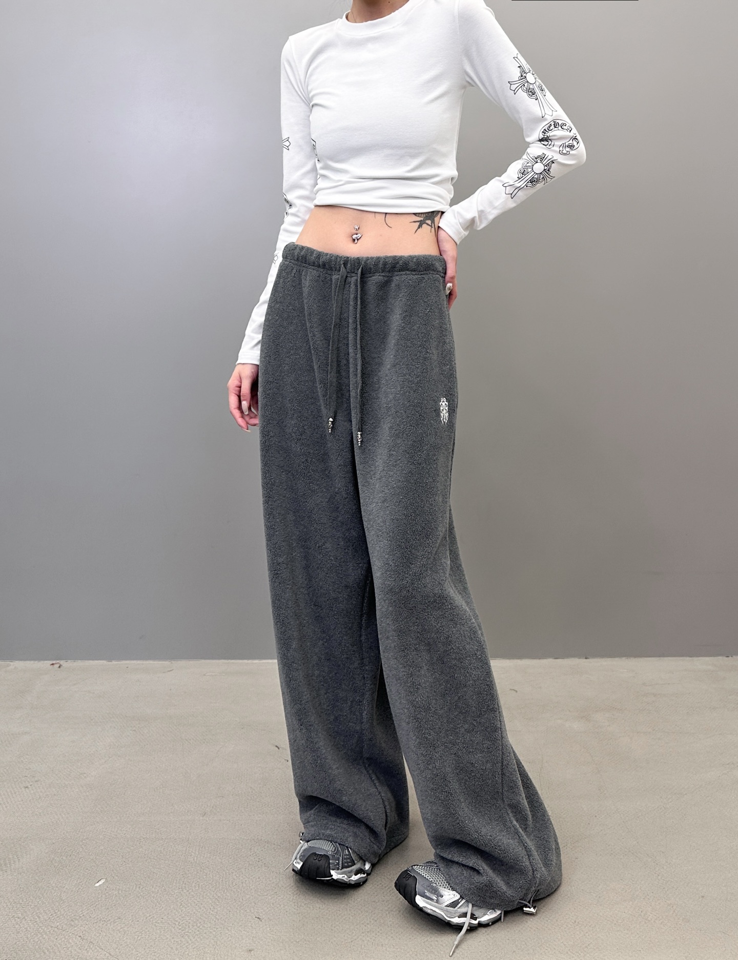 克罗心 ｜ 新款休闲裤，经典刺绣标，高密保暖摇粒绒面料，时尚休闲版型，男女同款，尺码sml