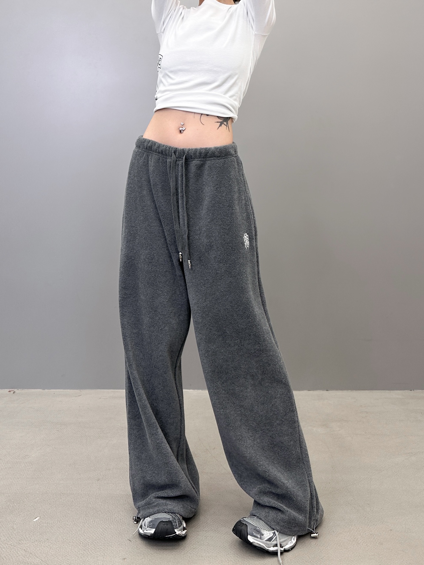 克罗心 ｜ 新款休闲裤，经典刺绣标，高密保暖摇粒绒面料，时尚休闲版型，男女同款，尺码sml