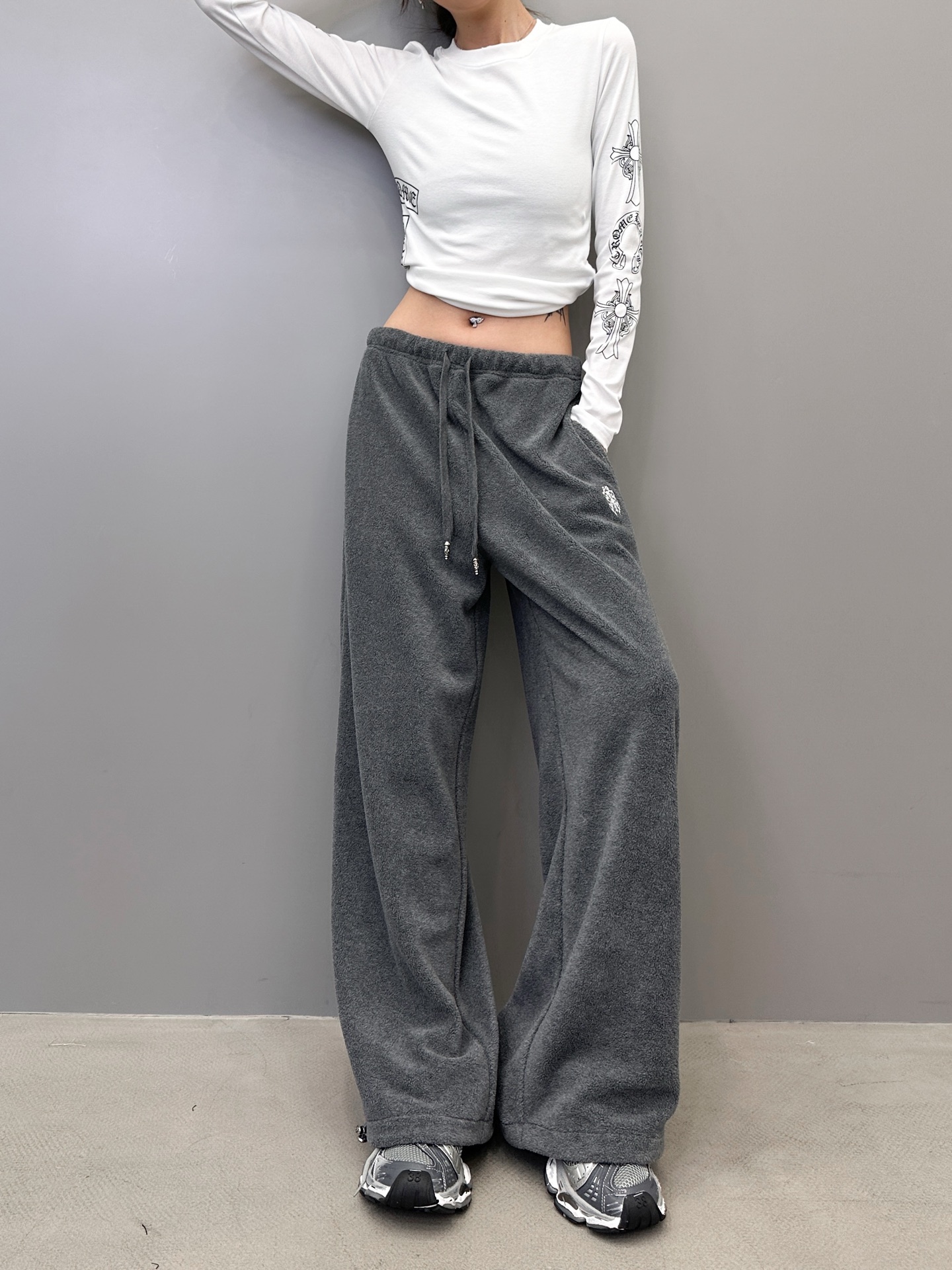 克罗心 ｜ 新款休闲裤，经典刺绣标，高密保暖摇粒绒面料，时尚休闲版型，男女同款，尺码sml