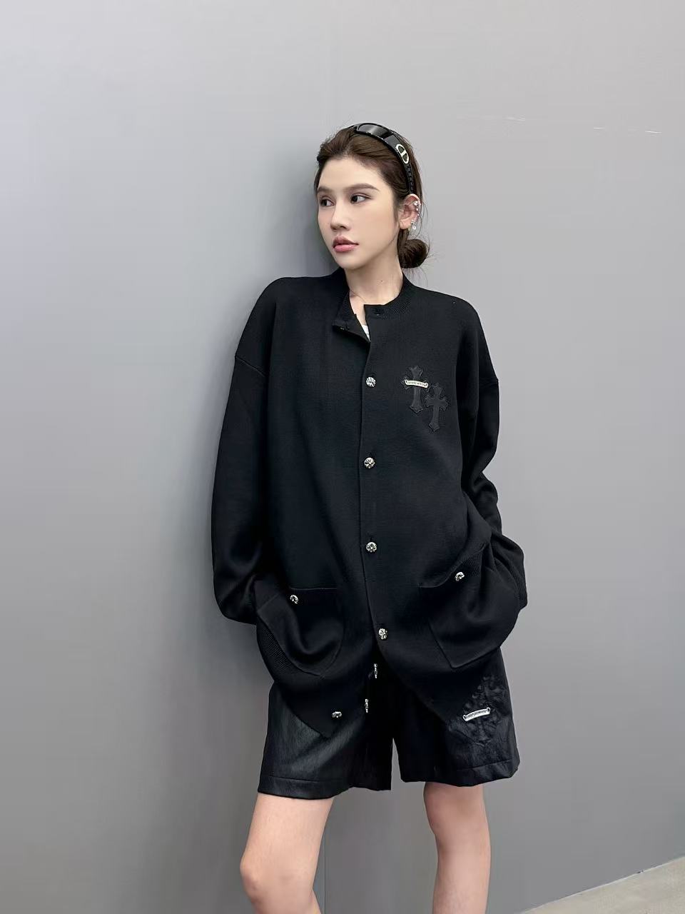 克罗心 ｜ 新款羊毛开衫，成衣手工刺绣十字标加手工钉扣工艺，羊毛混纺毛织开衫，男女同款，尺码sml