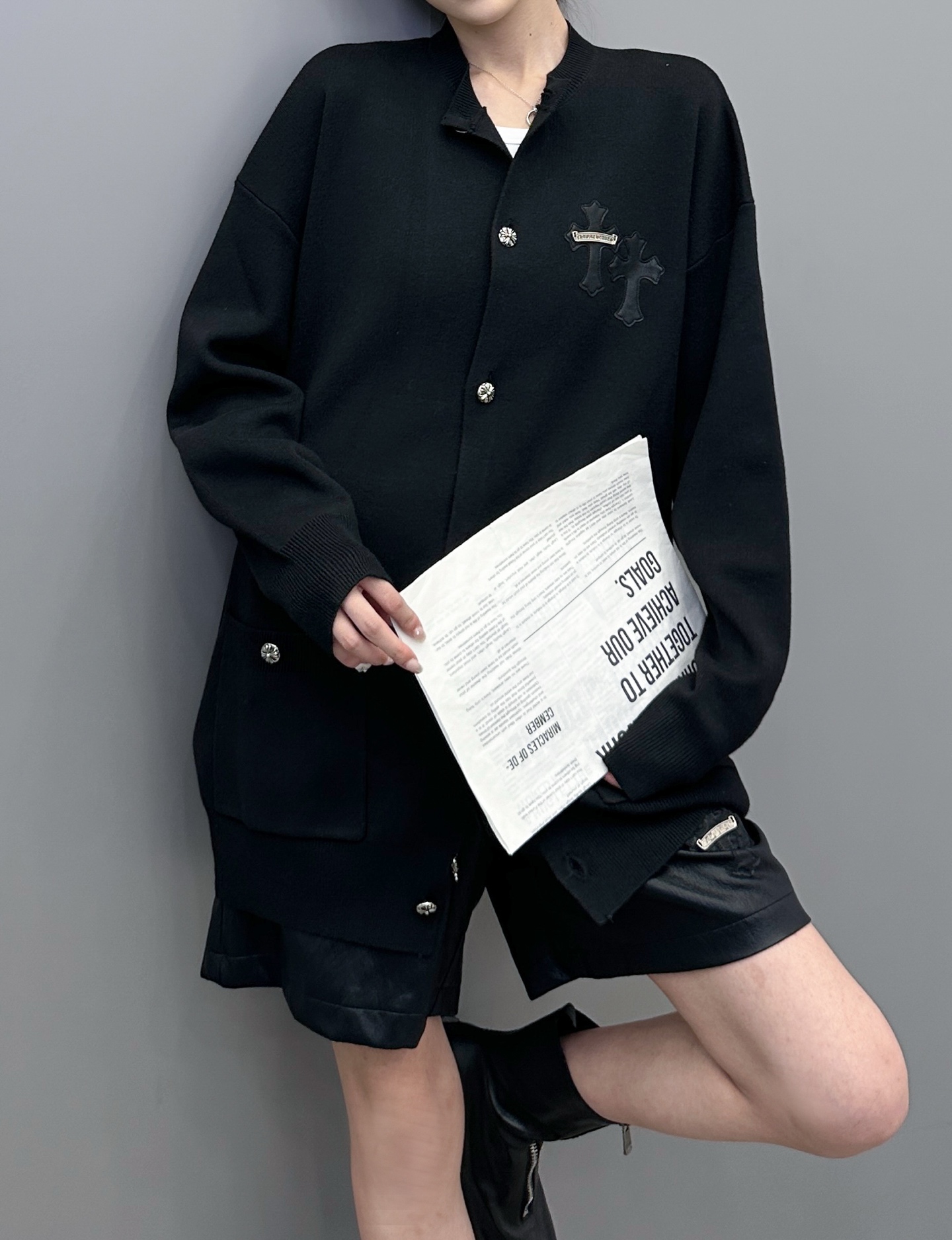 克罗心 ｜ 新款羊毛开衫，成衣手工刺绣十字标加手工钉扣工艺，羊毛混纺毛织开衫，男女同款，尺码sml