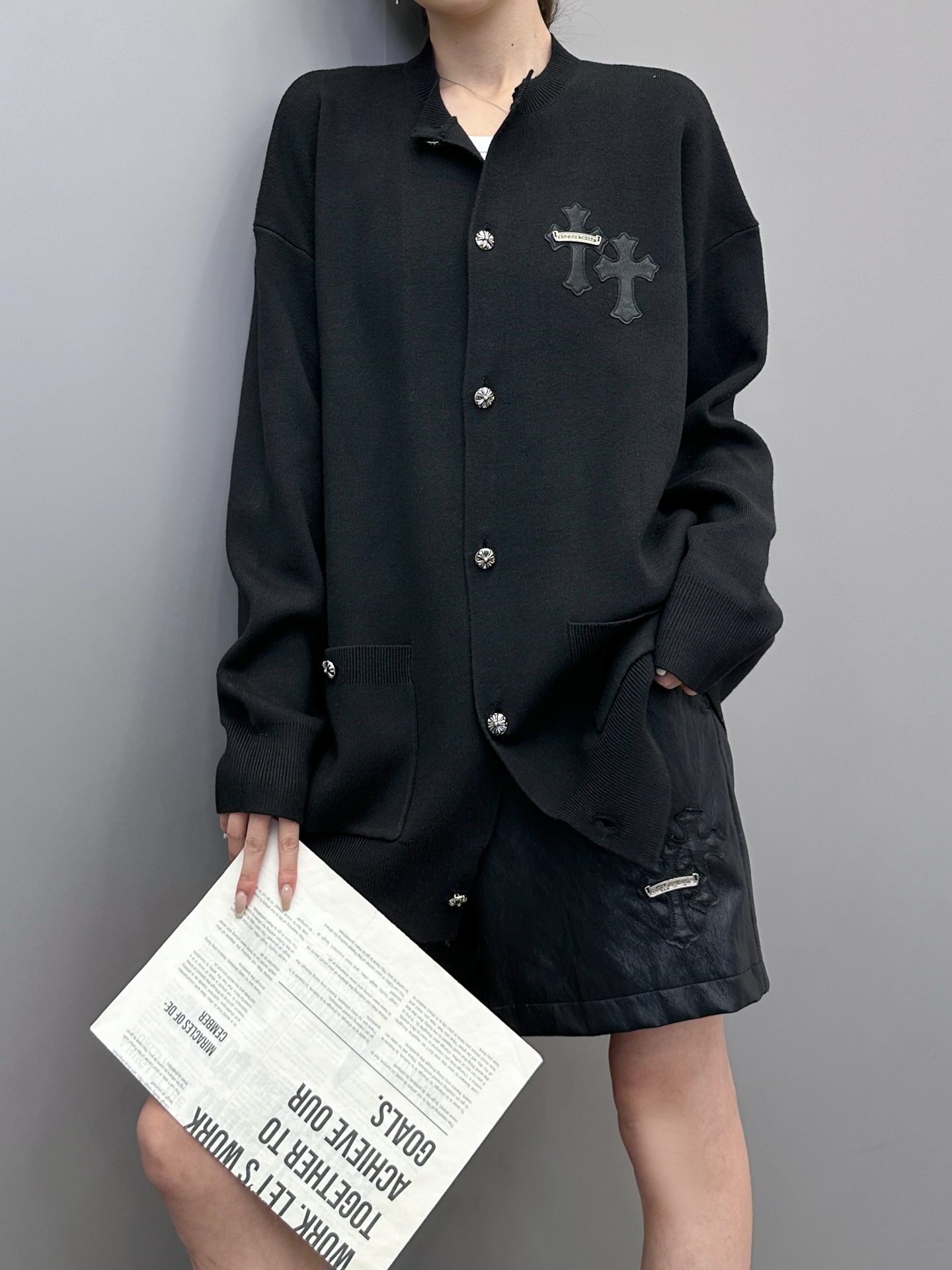 克罗心 ｜ 新款羊毛开衫，成衣手工刺绣十字标加手工钉扣工艺，羊毛混纺毛织开衫，男女同款，尺码sml