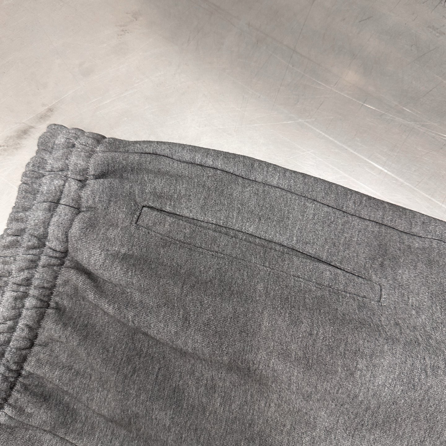 巴黎 ｜ 新款卫裤，成衣洗水喷色加数码直喷印花工艺，男女同款，尺码sml