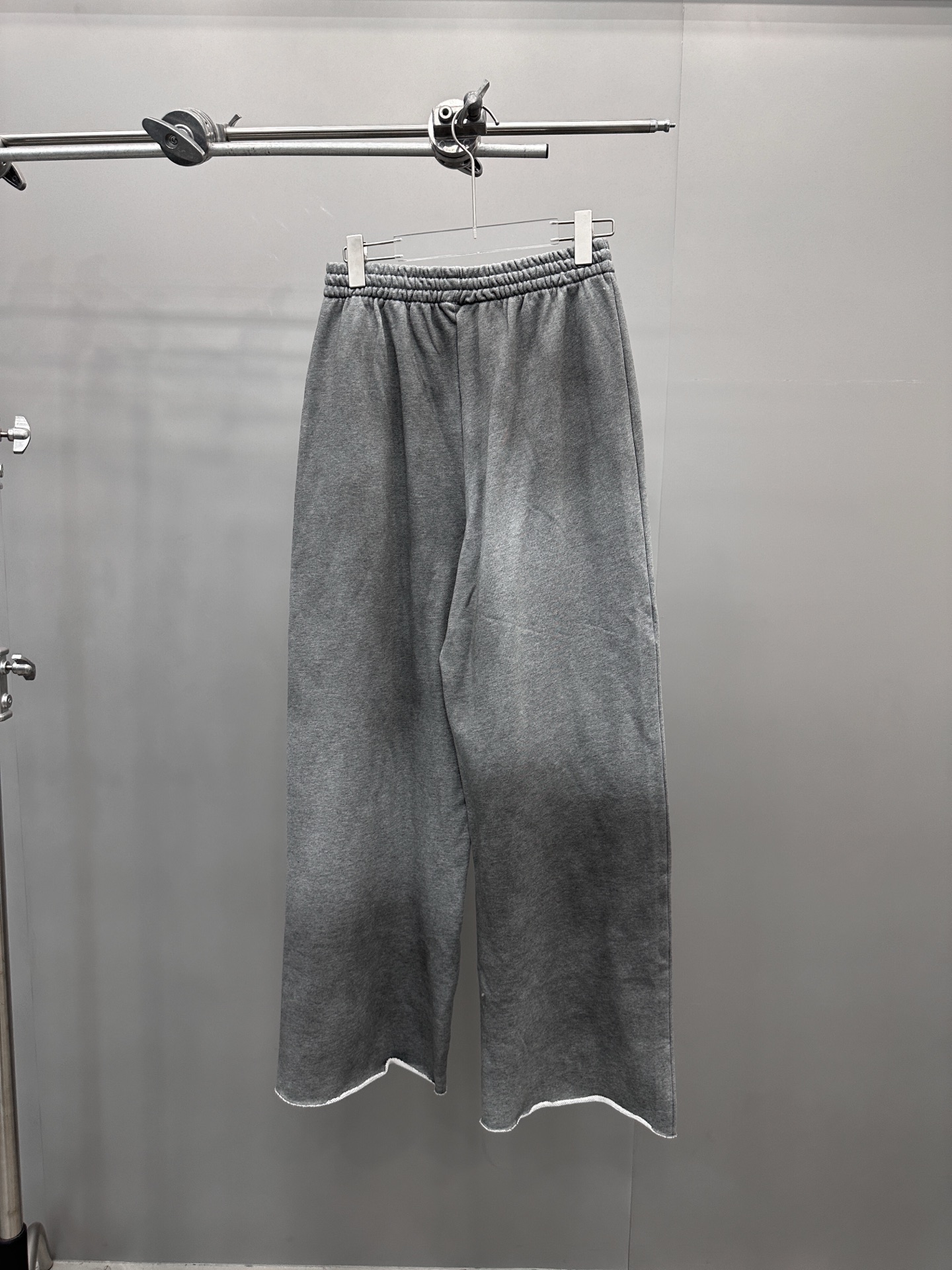 巴黎 ｜ 新款卫裤，成衣洗水喷色加数码直喷印花工艺，男女同款，尺码sml