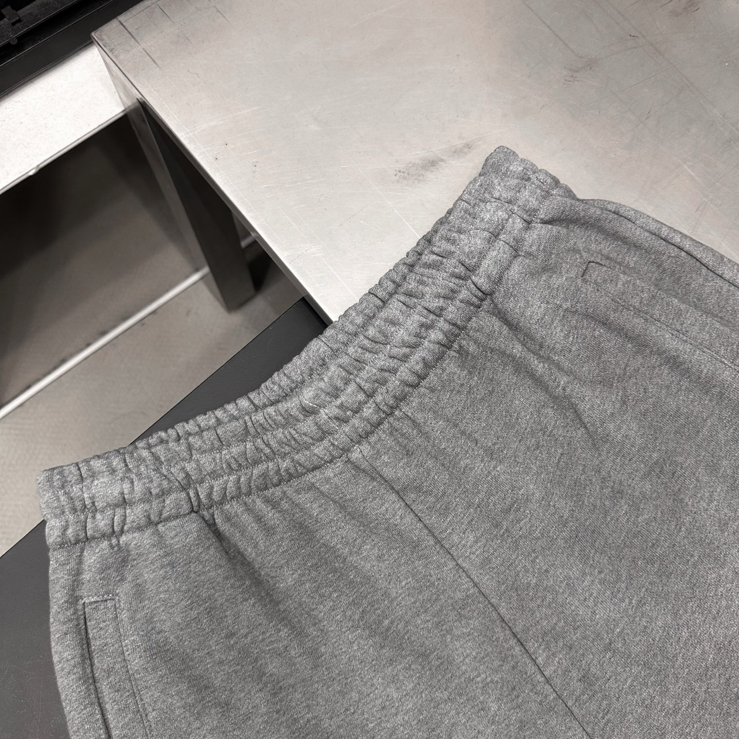 巴黎 ｜ 新款卫裤，成衣洗水喷色加数码直喷印花工艺，男女同款，尺码sml