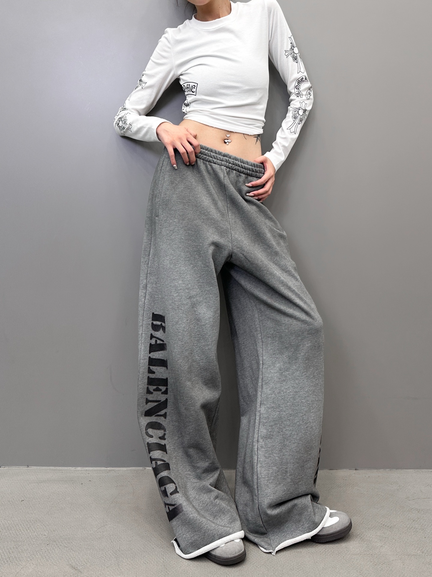 巴黎 ｜ 新款卫裤，成衣洗水喷色加数码直喷印花工艺，男女同款，尺码sml