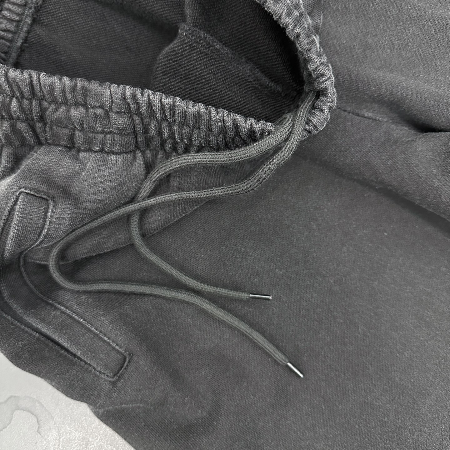 巴黎 ｜ 新款卫裤，成衣洗水喷色加数码直喷印花工艺，男女同款，尺码sml