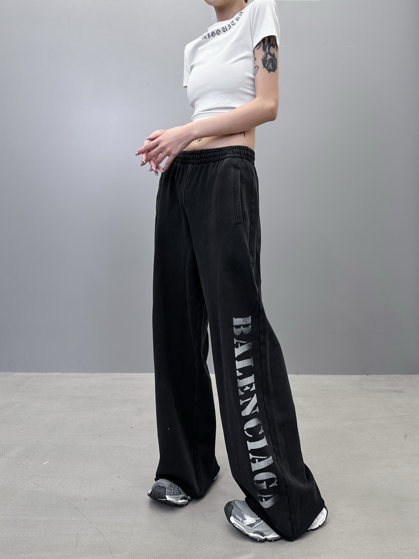 巴黎 ｜ 新款卫裤，成衣洗水喷色加数码直喷印花工艺，男女同款，尺码sml